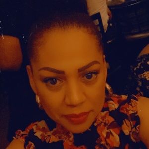 Meet your Posher, Esther